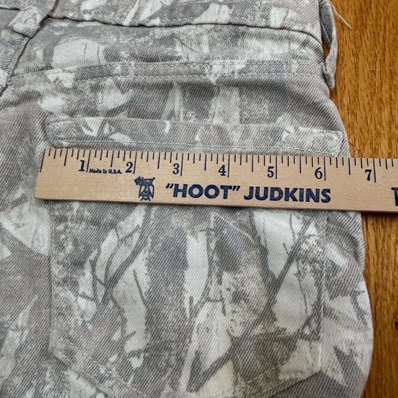 EUC Hollister Camo Low Rise Baggy Jeans Size 00R W24 raw edge - Picture 6 of 12